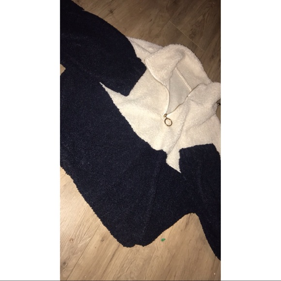 Fuzzy half zip sweater - Picture 2 of 2